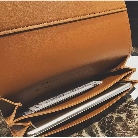 Just In! 🆕 LISBON Vol. 3 Belt Bag - Picture 8 of 8